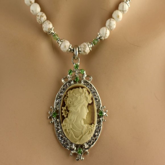 White Turquoise Crystal Cameo Necklace Set - Picture 2 of 4